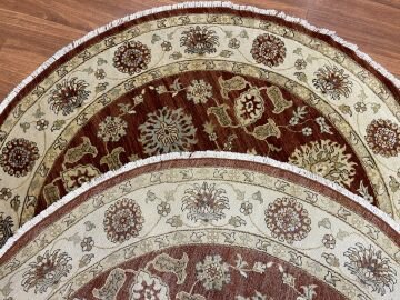 Yuvarlak Uşak El Halısı