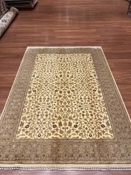 Desenleri İpek El Dokuma Halı