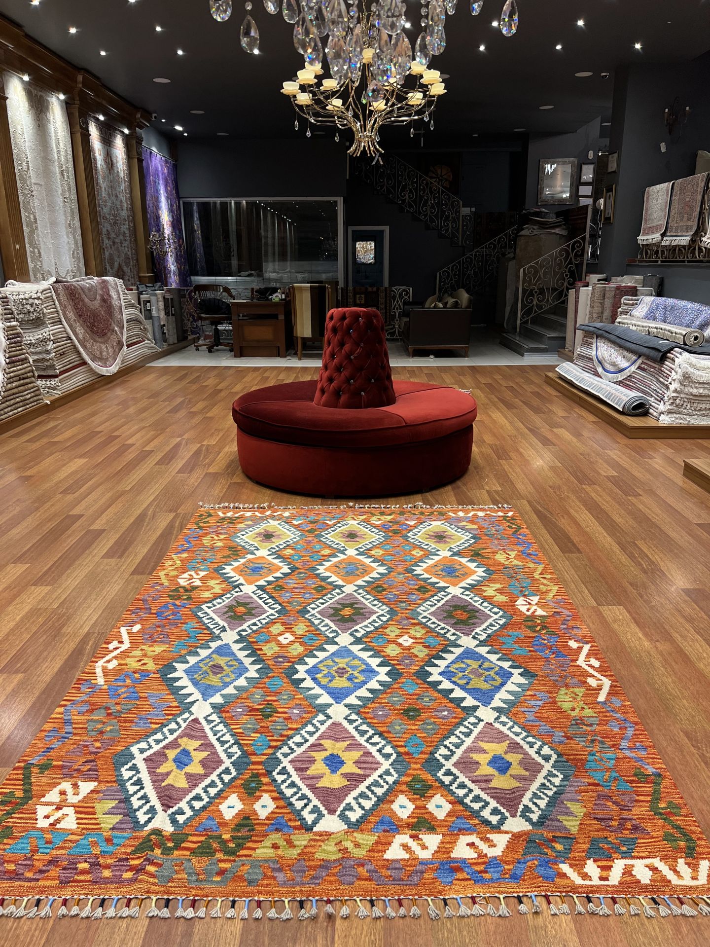 Etnik Desenli Turuncu Renkli Kilim