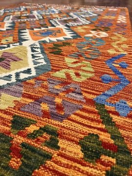 Etnik Desenli Turuncu Renkli Kilim