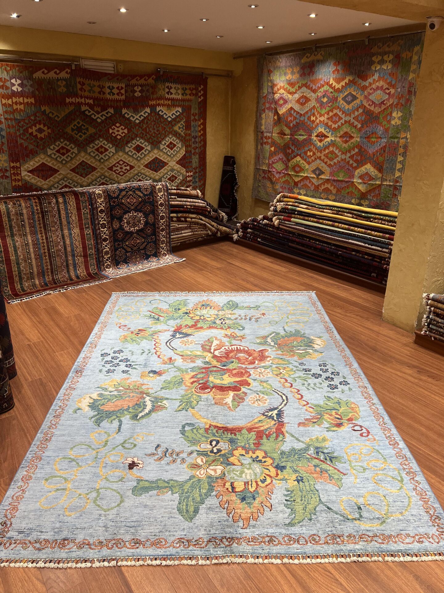 Mavi Renk Karabağ Kilimi Desenli El Halısı