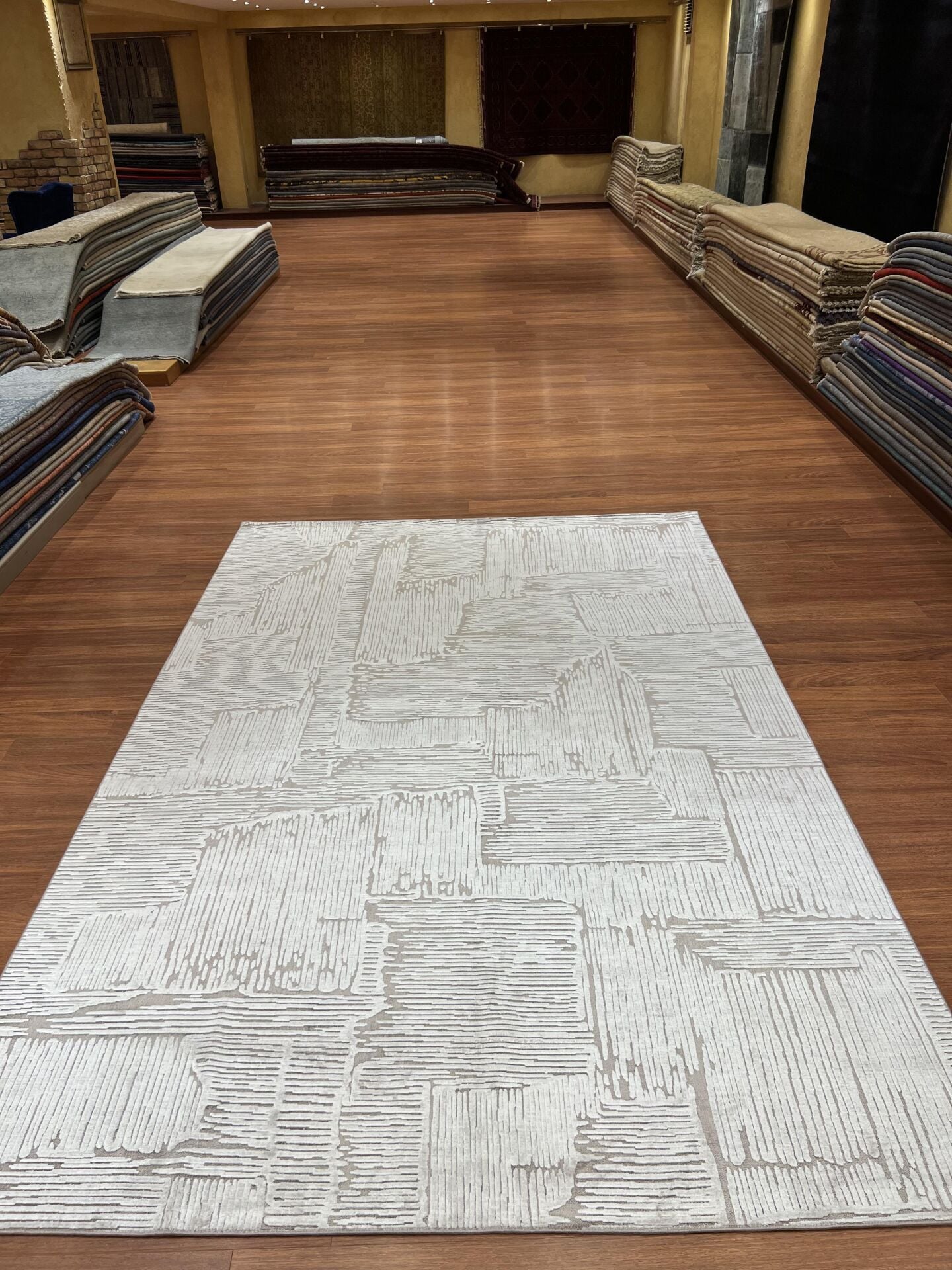 Modern Desenli Viskon Makine Halısı