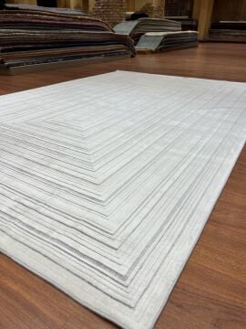 Kendinden Desenli Sade Viskon Halı