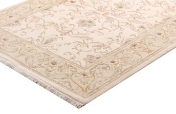 Krem Renk İpekli El Halısı