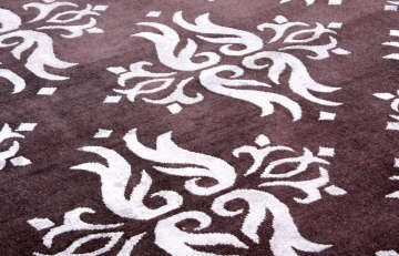 İri İpek Desenli Siyah El Halısı