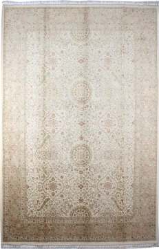 İpek Desenli El Dokuma Halı
