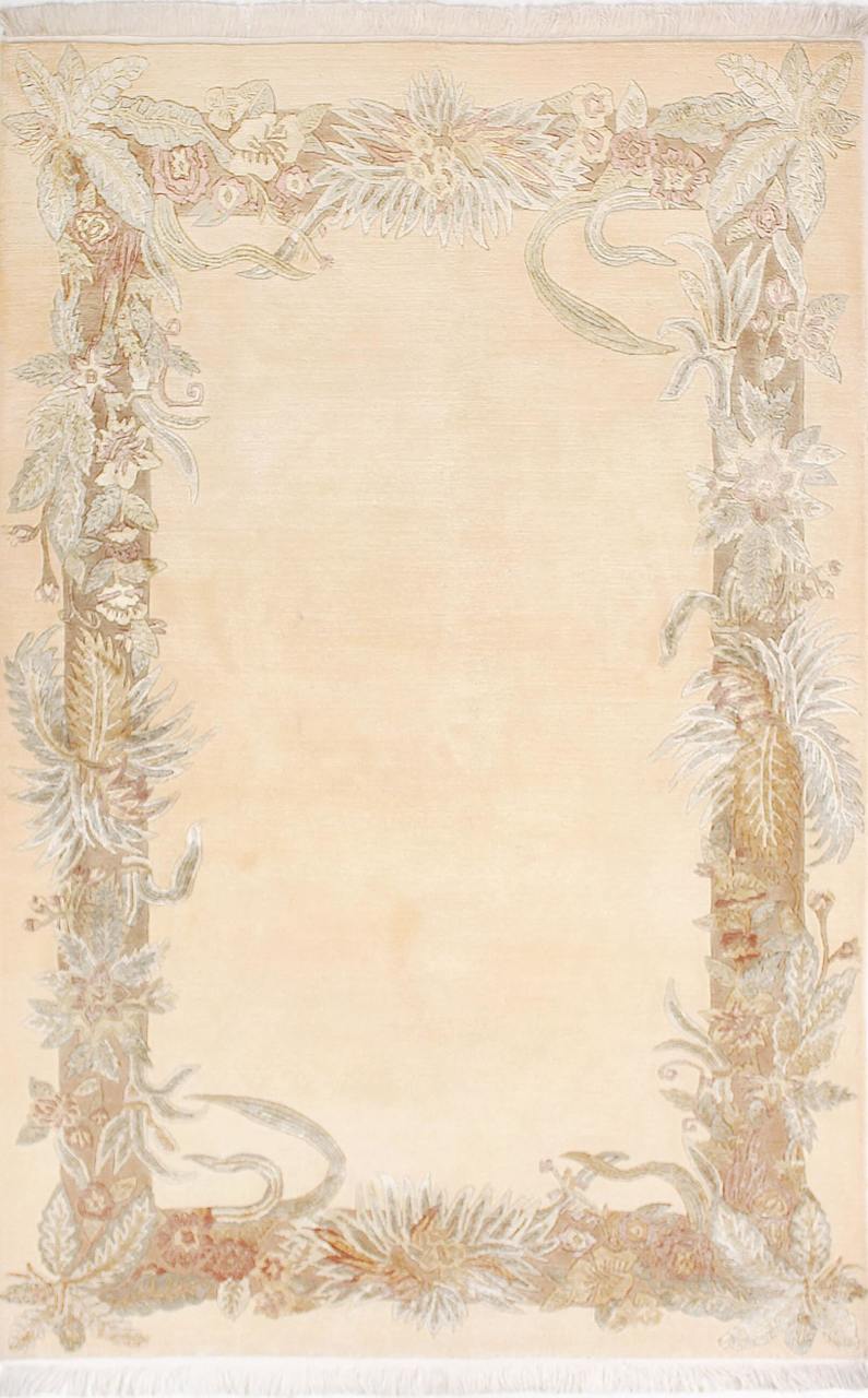 Az Desenli Klasik El Halısı