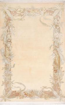 Az Desenli Klasik El Halısı