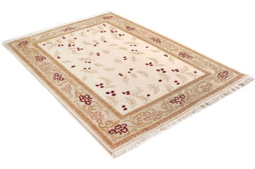 İpek Desenli El Halısı