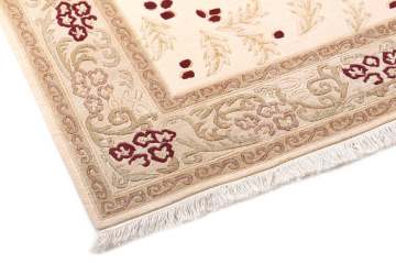 İpek Desenli El Halısı