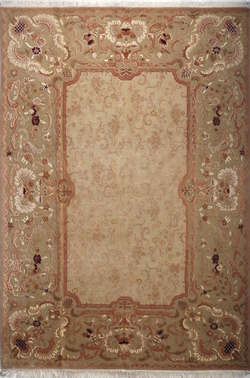 Gösterişli El Dokuma Halı