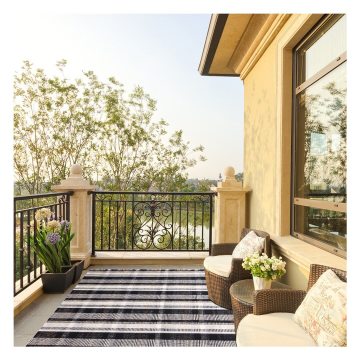 Siyah Beyaz Retro Kilim