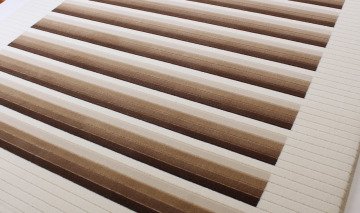 Kahverengi Çizgili Halı