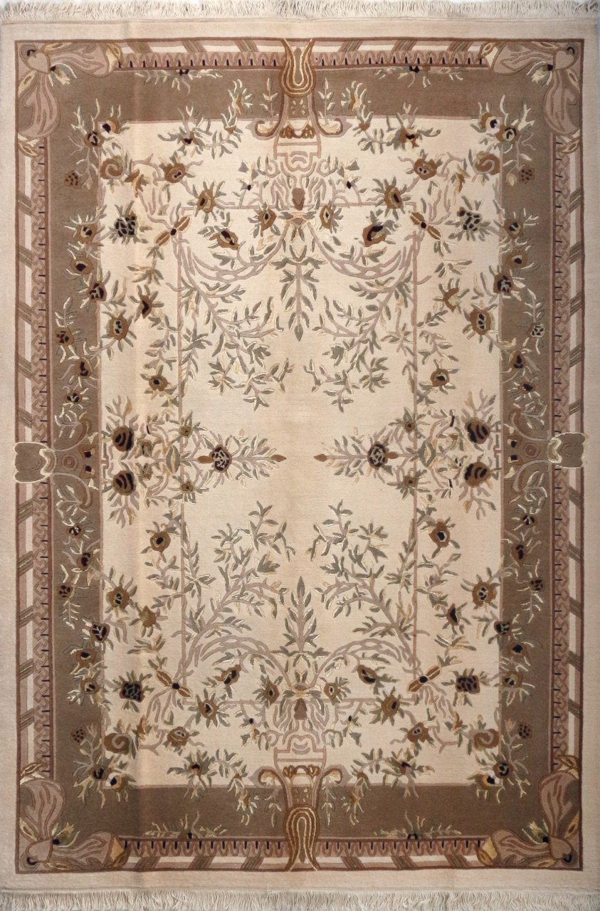 Desenleri İpekli Klasik El Halısı