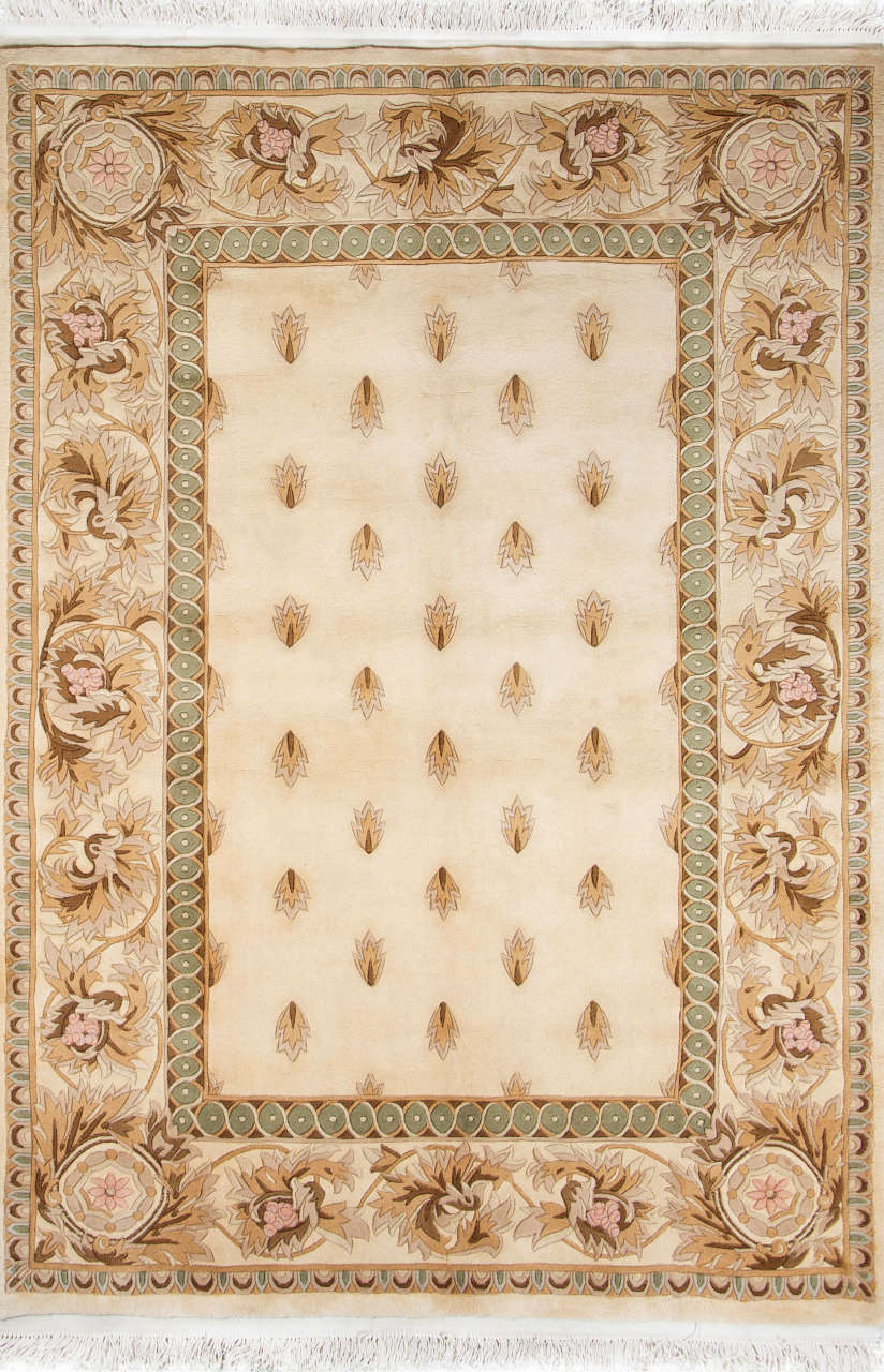 Kabartmalı Çin Halısı