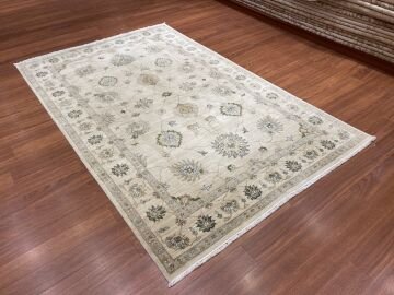 Uşak Desenli Salon Halısı