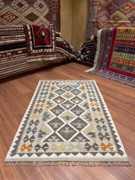 Gri Renk Otantik Küçük Kilim