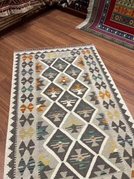 Gri Renk Otantik Küçük Kilim