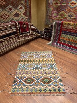Etnik Desenli Küçük Boy Kilim