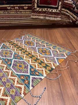 Etnik Desenli Küçük Boy Kilim