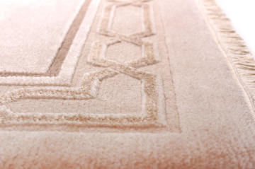 Kabartmalı İpekli El Halısı