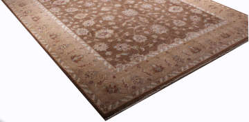 Kahverengi Zeminli Uşak Halısı