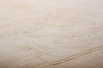 Kendinden Desenli İnce Dokuma El Halısı