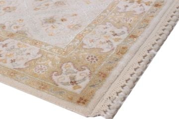 Delicate Patterned Classic Uşak Handmade Carpet
