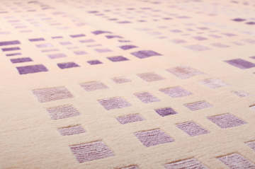 Mor Kare Desenli El Halısı