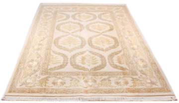 İpek Desenli Salon Halısı