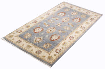 Kenarı Bej Ortası Mavi Küçük Uşak Halısı