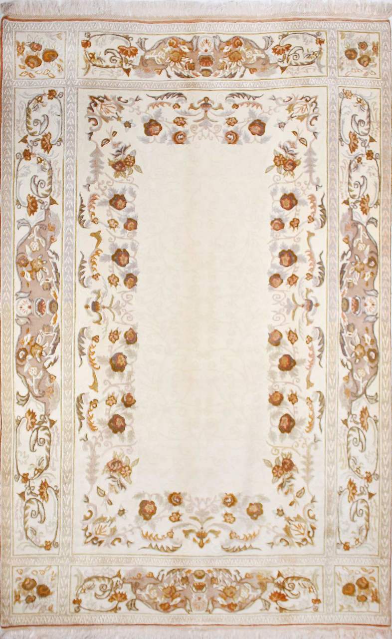 Klasik Bej Salon Halısı