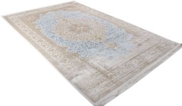 Madalyon Desenli Halı