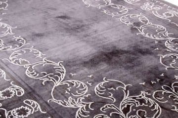 İpekli Klasik Halı