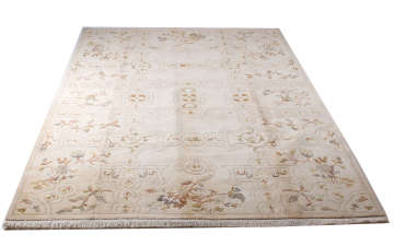 Neo Klasik Motifli Yün El Halısı