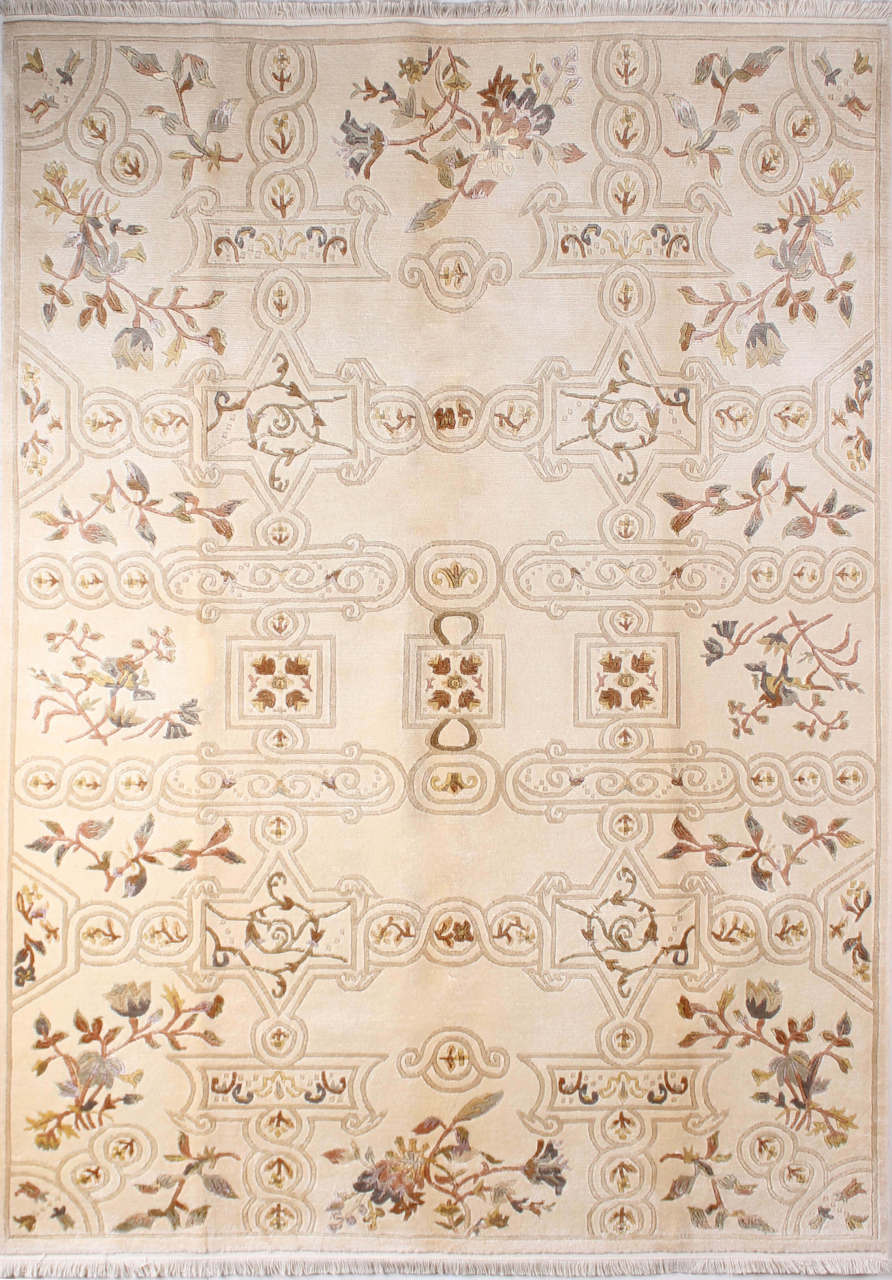 Neo Klasik Motifli Yün El Halısı