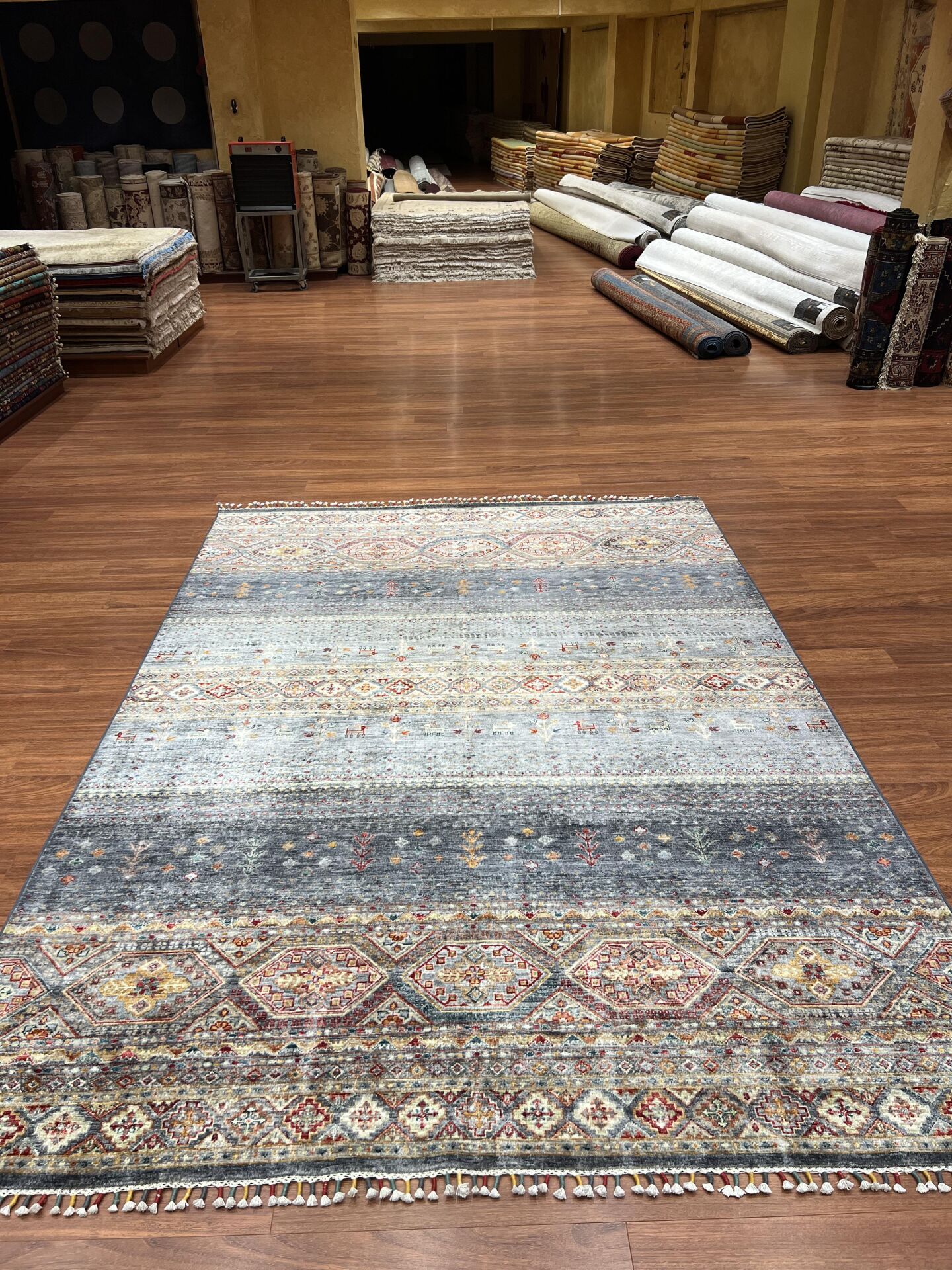 Gri Renk Afgan Halısı