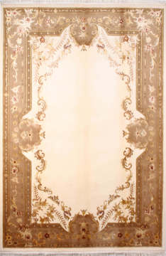 Desenleri İpek Kahverengi Kenarlı Halı