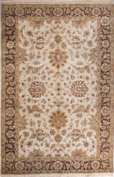 Kenarı Kahverengi Bordürlü Salon Halısı 2,61 x 3,54 = 9,24m²