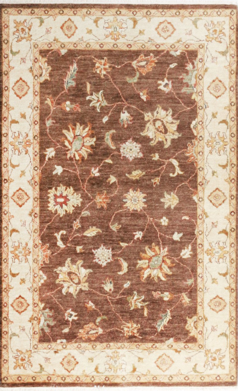 El dokuması Uşak Halısı