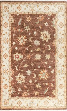 El dokuması Uşak Halısı