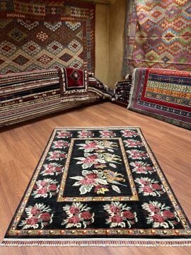 Çiçek Moitfli El halısı