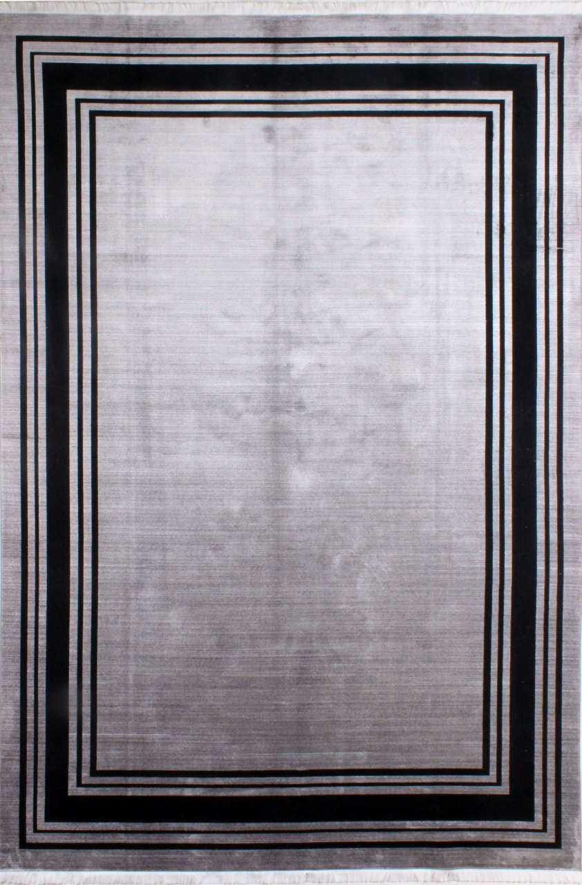 Kenarı Siyah Ortası Gri Desensiz Halı 2.00 x 2.90