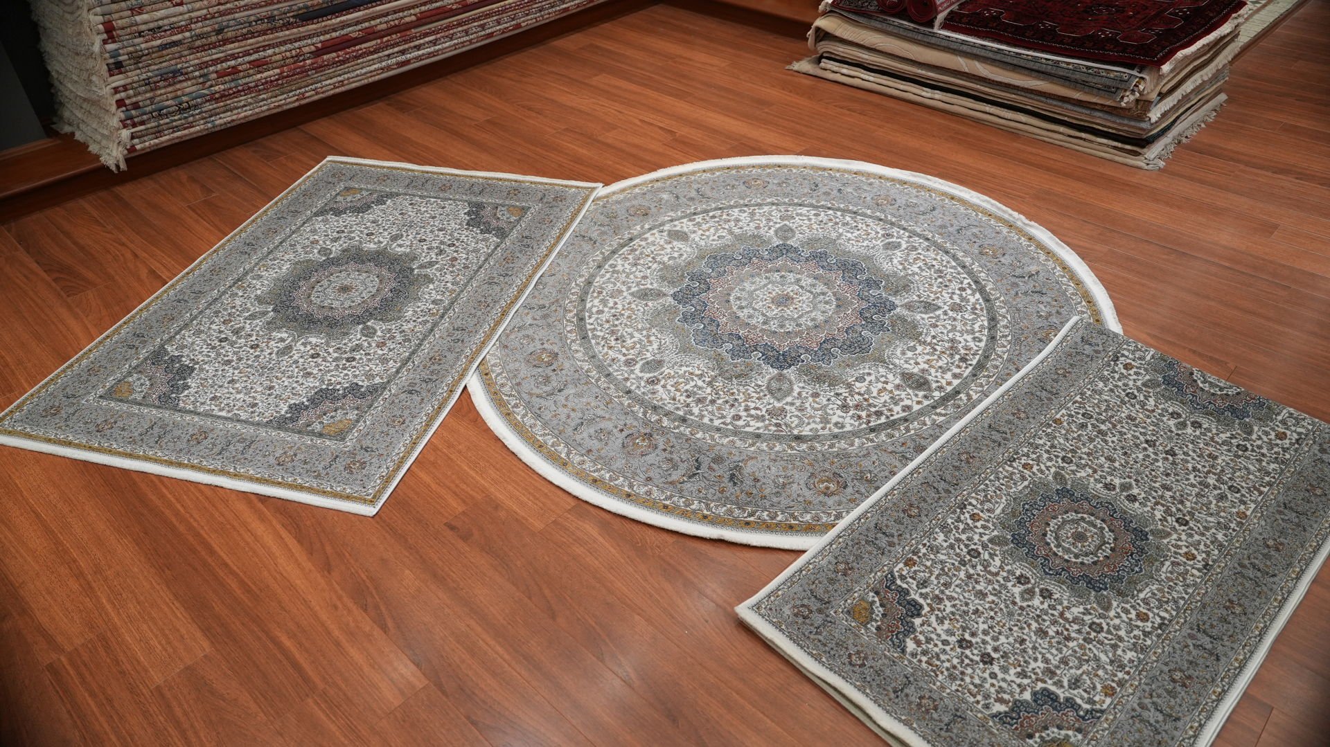 Klasik Desenli Bambu İpek Salon Halısı