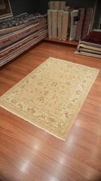 Natural Renk Uşak Yün Halısı
