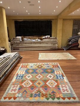 Renkli El Dokuması Kilim