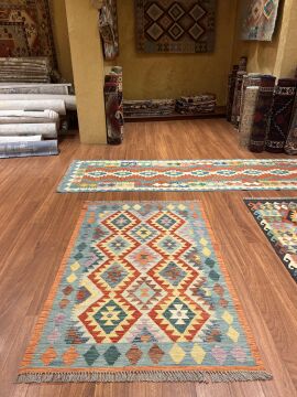 Küçük Boy Kilim