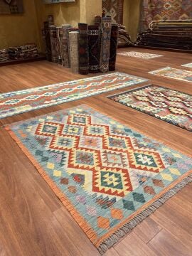 Küçük Boy Kilim