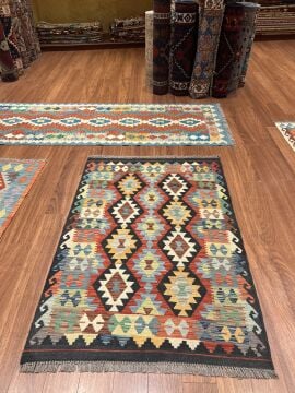 Küçük Boy Renkl Kilim