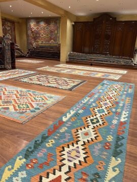 Mavi Renk Yolluk Kilim